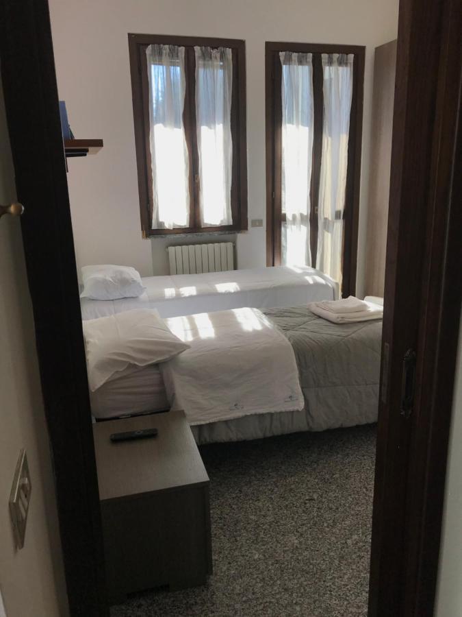 Camera Con Bagno Mirjana Cislago Екстер'єр фото