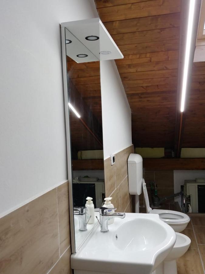 Camera Con Bagno Mirjana Cislago Екстер'єр фото