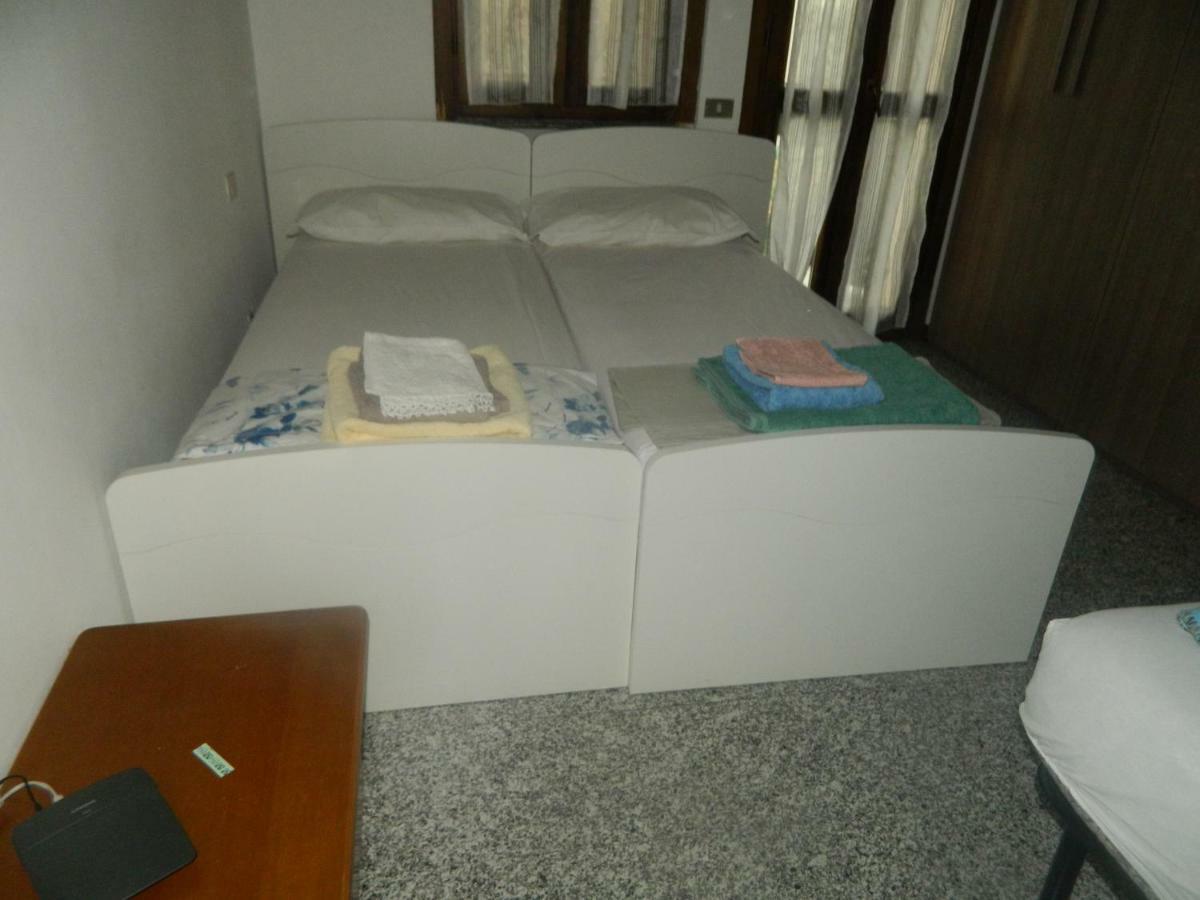Camera Con Bagno Mirjana Cislago Екстер'єр фото